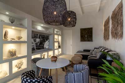  Mid-Century Modern Beach Style Beach House Office and Study. Casa La Sirena by Sofia Aspe Interiorismo.
