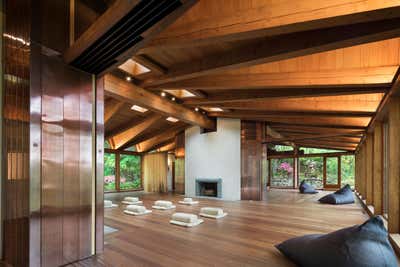  Mixed Use Living Room. Beckoning Path by BarlisWedlick Architects LLC.