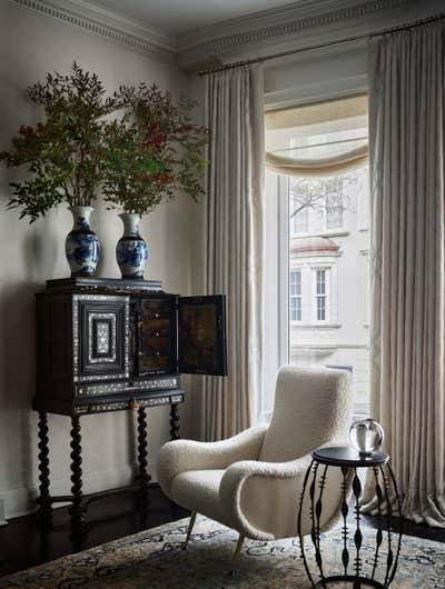  Traditional Family Home Living Room. Upper East Side Townhouse by CARLOS DAVID.