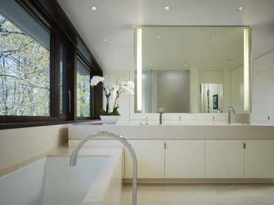  Modern Family Home Bathroom. Woodland Modern by Robbins Architecture.