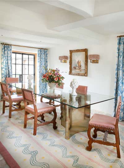  Mid-Century Modern Country House Dining Room. Dorset Farmhouse by Samantha Todhunter Design Ltd..