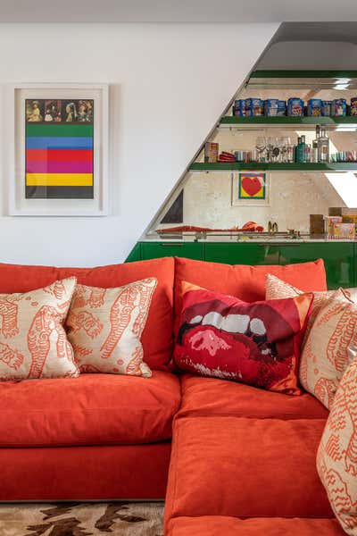  Modern Family Home Bar and Game Room. Wimbledon by Samantha Todhunter Design Ltd..