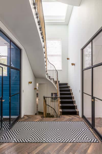  Modern Family Home Entry and Hall. Holland Park by Samantha Todhunter Design Ltd..