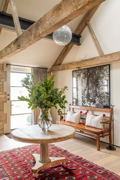  Transitional Country House Entry and Hall. Dorset Barns by Samantha Todhunter Design Ltd..