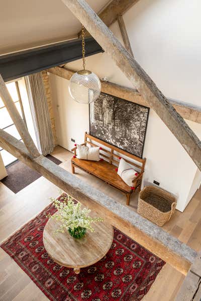  Transitional Country House Entry and Hall. Dorset Barns by Samantha Todhunter Design Ltd..