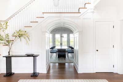 Transitional Entry and Hall. Westport IV by Chango & Co..