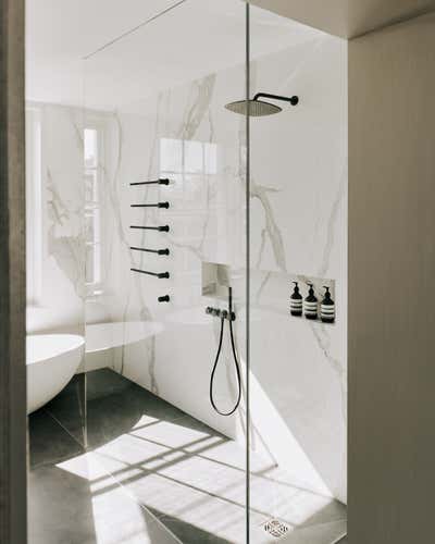  Minimalist Family Home Bathroom. The Boltons Residence by Originate Architects.