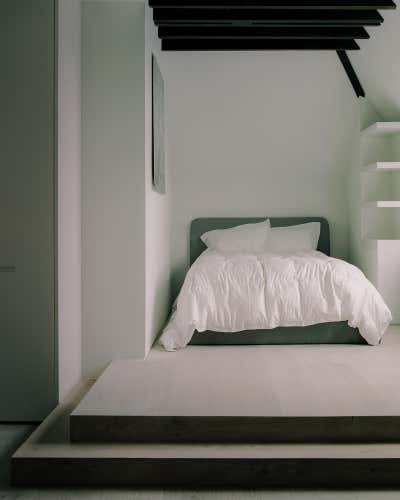 Contemporary Bachelor Pad Bedroom. Regent's Park Loft by Originate Architects.