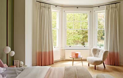  Modern Family Home Bedroom. A mindful London dwelling by Carden Cunietti.