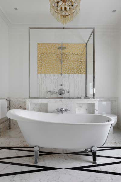  Maximalist Modern Family Home Bathroom. Glamorous Little Venice Family home by Carden Cunietti.