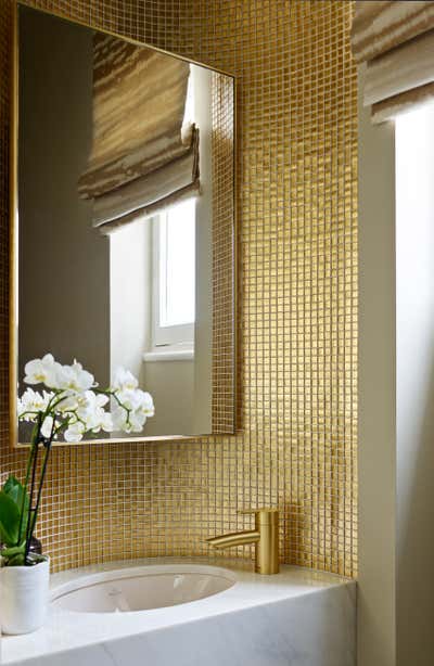  Transitional Family Home Bathroom. A stylish London dwelling by Carden Cunietti.