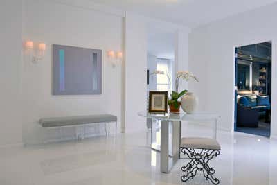  Eclectic Minimalist Entry and Hall. It's All in the Mix by Vicente Wolf Associates, Inc..