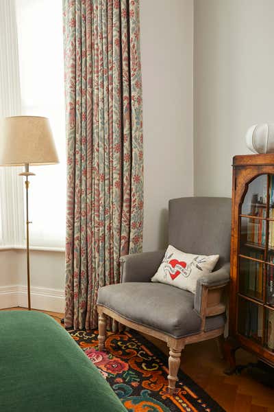  Cottage Bedroom. West London Apartment by Violet & George.