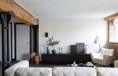  Farmhouse Cottage Apartment Living Room. Archers Warehouse by FARE INC.