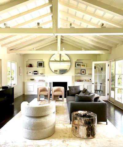  Organic Family Home Living Room. California Coast by Sienna Oosterhouse.