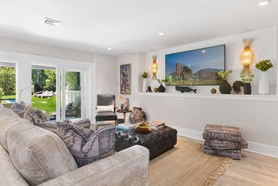  Beach Style Beach House Living Room. East Hampton Village by Halcyon Design, LLC.