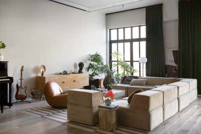  Contemporary Minimalist Living Room. Broadway Loft by Cinquieme Gauche.
