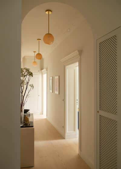  Modern Apartment Entry and Hall. Berlin Apartment by White Arrow.