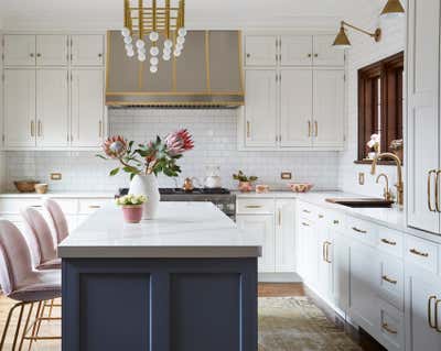  Traditional Contemporary Family Home Kitchen. Elmwood by KitchenLab | Rebekah Zaveloff Interiors.