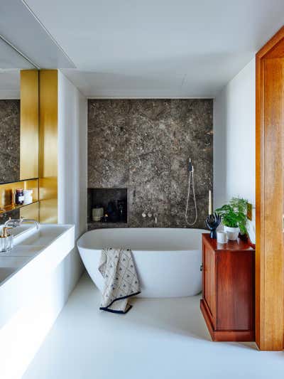  Mid-Century Modern Apartment Bathroom. Gasholders by Woolf Interior Architecture & Design.