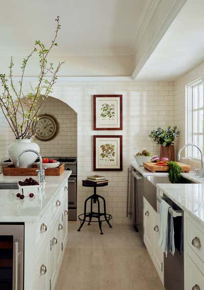  French Kitchen. Hamptons Residence by CARLOS DAVID.