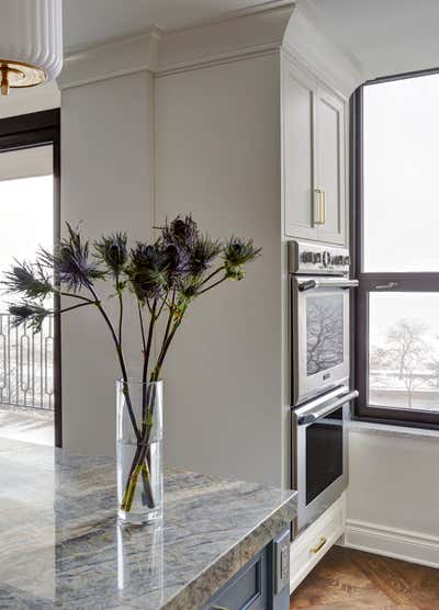 Contemporary Apartment Kitchen. Lakeshore Drive Two by KitchenLab | Rebekah Zaveloff Interiors.