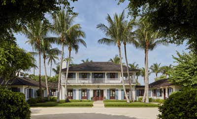  Coastal Beach House Exterior. Family Retreat on Jupiter Island by Ferguson & Shamamian Architects.