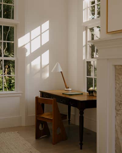  Contemporary Vacation Home Office and Study. Sag Harbor by Anna Karlin.