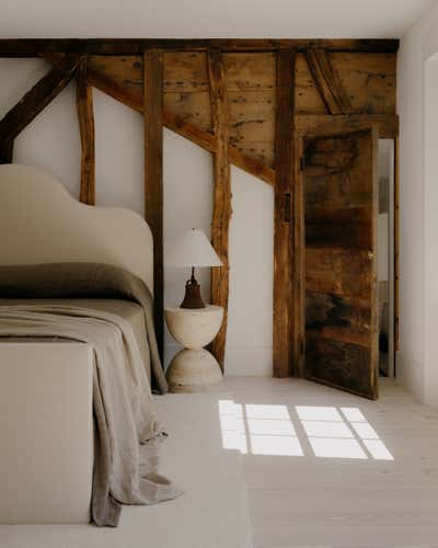  Contemporary Vacation Home Bedroom. Sag Harbor by Anna Karlin.
