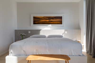  Southwestern Bedroom. Modern Gallery Home by Studio 6F.