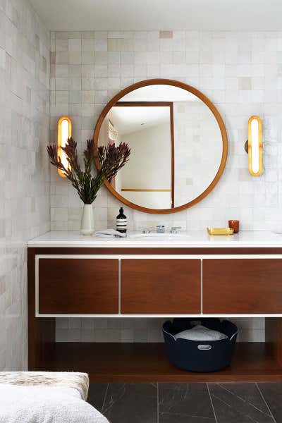 Modern Family Home Bathroom. Lone Pine by CLB Architects.