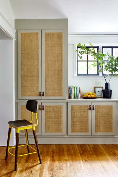  Mid-Century Modern Family Home Kitchen. Framebridge x Zoe Feldman Design by Zoe Feldman Design.