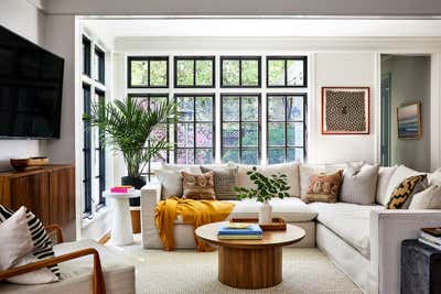  Mid-Century Modern Family Home Living Room. Framebridge x Zoe Feldman Design by Zoe Feldman Design.
