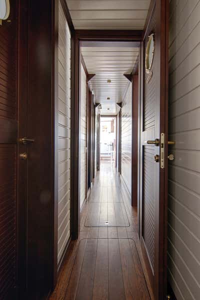  Craftsman Contemporary Transportation Entry and Hall. HOUSE BOAT by Otodesign Studio.