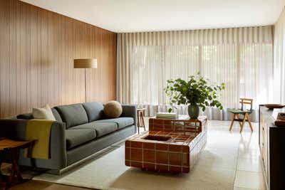  Minimalist Family Home Living Room. Los Angeles Midcentury by Corinne Mathern Studio.
