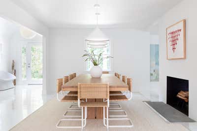  Contemporary Vacation Home Dining Room. Owl House - Hamptons Getaway by Chango & Co..