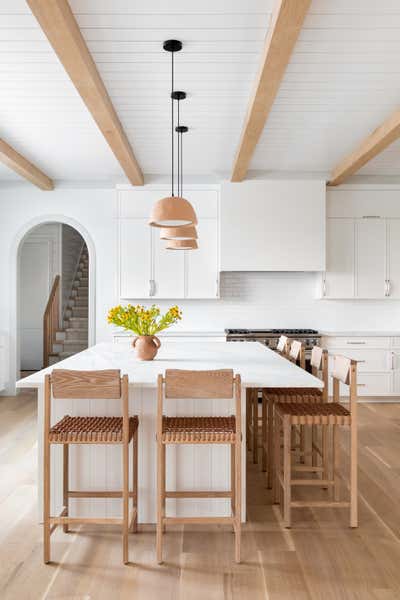  Contemporary Family Home Kitchen. Rumson Waterfront by Chango & Co..