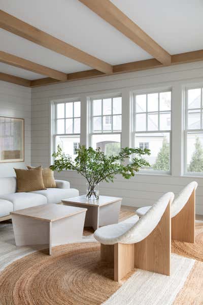  Contemporary Family Home Living Room. Rumson Waterfront by Chango & Co..