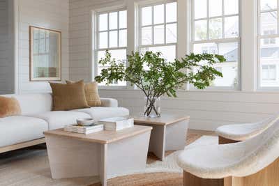 Contemporary Family Home Living Room. Rumson Waterfront by Chango & Co..
