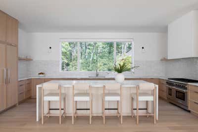 Contemporary Kitchen. Hamptons Modern by Chango & Co..