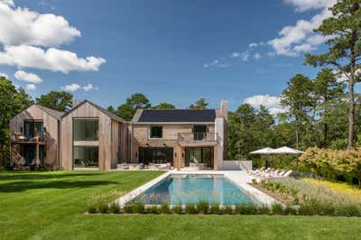  Modern Country House Exterior. Hamptons Modern by Chango & Co..