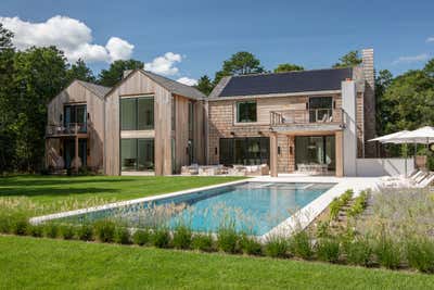  Modern Country House Exterior. Hamptons Modern by Chango & Co..