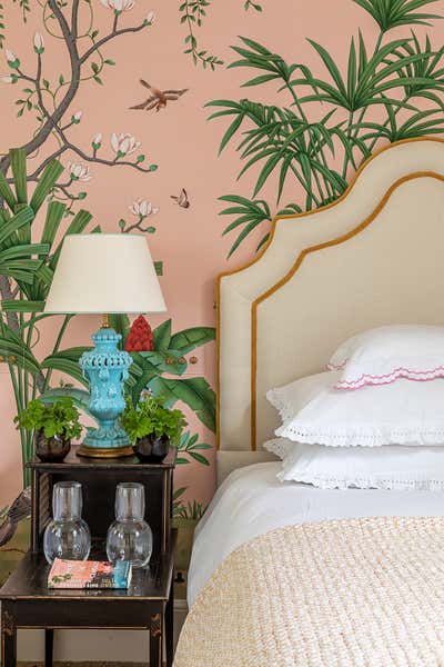  Country Tropical Bedroom. Oxfordshire by Samantha Todhunter Design Ltd..