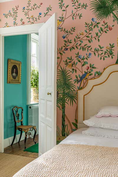  English Country Tropical Bedroom. Oxfordshire by Samantha Todhunter Design Ltd..