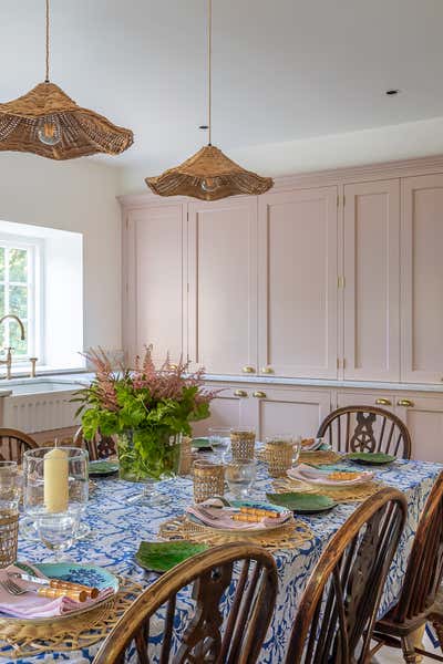  English Country Country House Dining Room. Oxfordshire by Samantha Todhunter Design Ltd..
