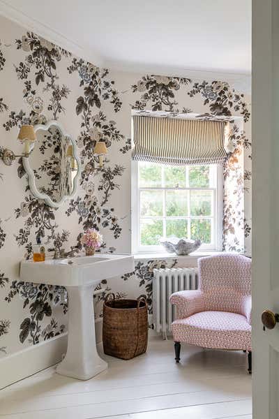  Eclectic Country House Bathroom. Oxfordshire by Samantha Todhunter Design Ltd..