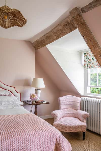  Eclectic Country House Bedroom. Oxfordshire by Samantha Todhunter Design Ltd..