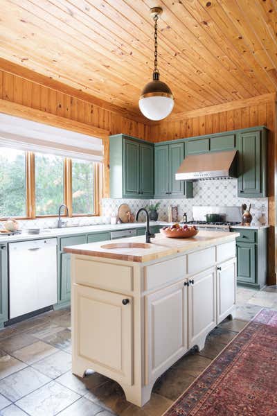  Farmhouse Country House Kitchen. Bigbee by Hattie Sparks Interiors.