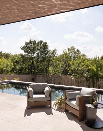Contemporary Family Home Patio and Deck. Westridge by SLIC Design.