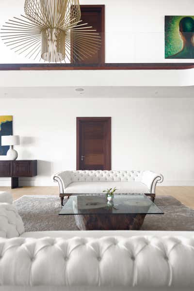  Modern Vacation Home Living Room. Whitehouse Jamaica Project by Ishka Designs Inc..